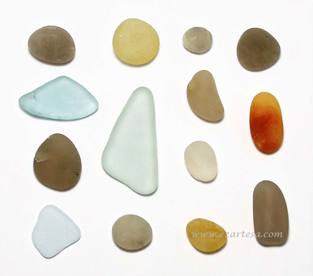 how-to-make-sea-glass-beach-stone-jewelry-with-seed-beads-ezartesa. Sea glass, beach stones