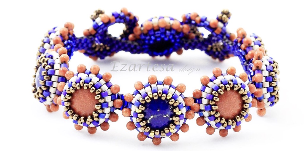 Lapis lazuli gemstone bracelet aquarius sign stones © Ezartesa.